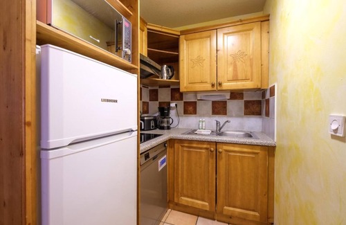Lanslevillard Apartment | Comfortable Getaway in Val Cenis with Spa and Kitchen