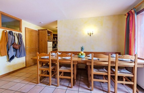 Lanslevillard Apartment | Comfortable Getaway in Val Cenis with Spa and Kitchen