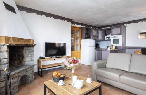 Val-Thorens Apartment | Modern Retreat with Pool, Spa & Gym Near Resort Center