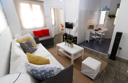 Almeria Centro Apartment | Free WiFi at Cathedral Palace - Perfect for Families