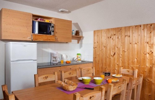 La Feclaz Apartment | Relaxing Retreat in La Féclaz with Pool and Spa Amenities