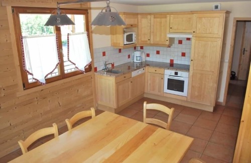 Le Grand-Bornand Apartment | Cozy Retreat at Le Grand Bornand with Pool and Balcony