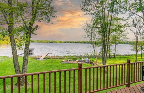 Ladysmith House | Inviting Wiggle Weigel Lodges: Family-Friendly with Breakfast