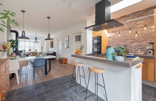Wijk aan Zee House | Inviting Wijkiki Beach House with Ocean Views & Breakfast