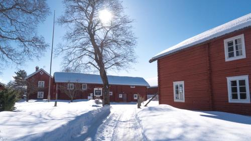 Gagnef Bed & Breakfast | Wikgården B&B: Oceanfront Retreat with Private Beach Access