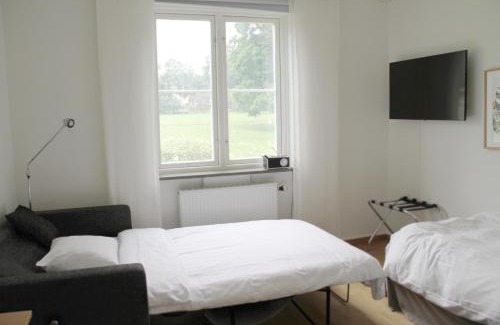 Uppsala Hotel | Wiks Slott: Oceanfront Retreat with Pet-Friendly Amenities