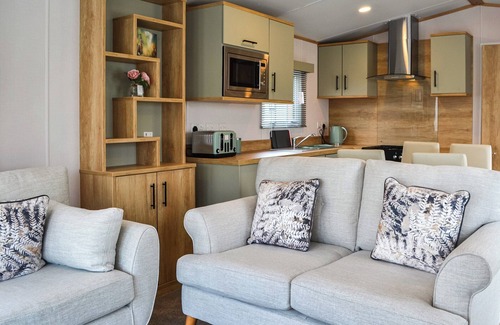 Wilberfoss Cottage | Inviting 2 Bedroom Accommodation in Wilberfoss with Breakfast