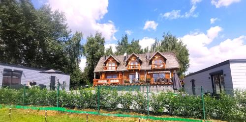 Mietkow Apartment | Pet-Friendly Oceanfront Escape at Wilcza Przystań