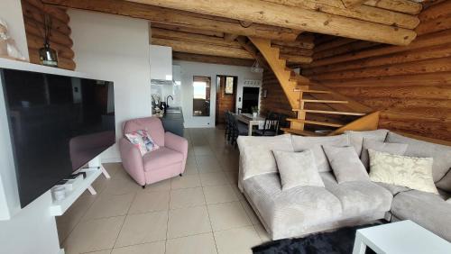 Mietkow Apartment | Pet-Friendly Oceanfront Escape at Wilcza Przystań