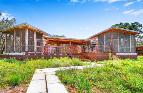 Wimberley House | Family-Friendly Stay at Dirt Candy-Ali Oti Hotel