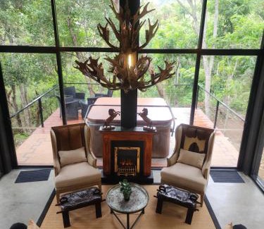 Hildummulla Villa | Experience Wild Cassia: 4-Star Retreat with Hot Tub