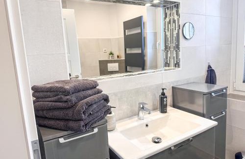 Blankenburg Apartment | WILD&COZY Apartment mit moderner Küche & Terrasse