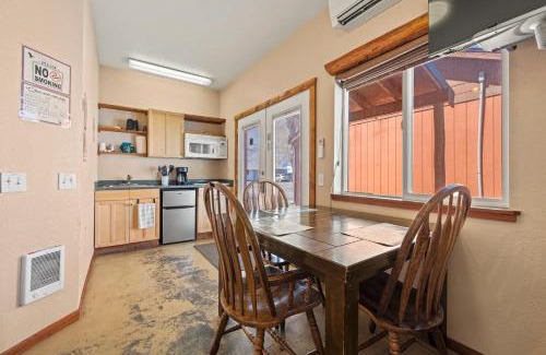 Merrill Hotel | Discover Wild Goose Lodge: Family & Pet-Friendly Retreat