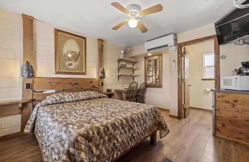 Merrill Hotel | Discover Wild Goose Lodge: Family & Pet-Friendly Retreat