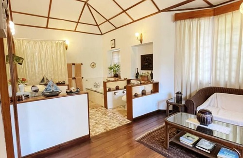 Balipara Cottage | Explore Wild Mahseer: Family-Friendly Stay with Breakfast