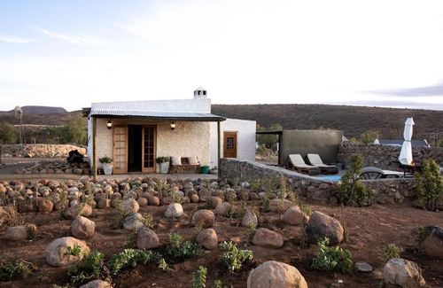 Graaff-Reinet House | Oceanfront Wild Olive Cottage with Pool & 9.1/10 Rating