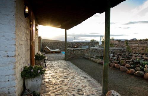 Graaff-Reinet House | Oceanfront Wild Olive Cottage with Pool & 9.1/10 Rating