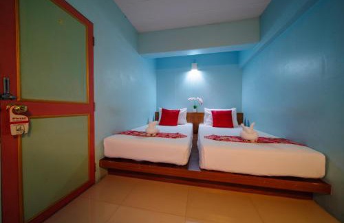 Phra Athit Hotel | Relax at Wild Orchid Villa with Pool and Family-Friendly Amenities
