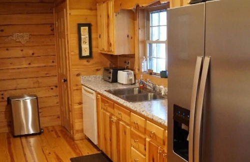 Settlers Ridge House | Wild Peace: Secluded Nature Escape with WiFi & Fire Pit