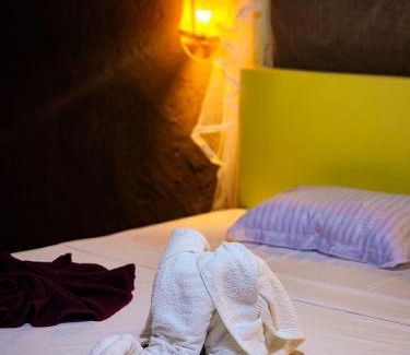 Udawalawa Hotel | Discover Wild Safari Clay House: Rated 9.9/10, Family-Friendly