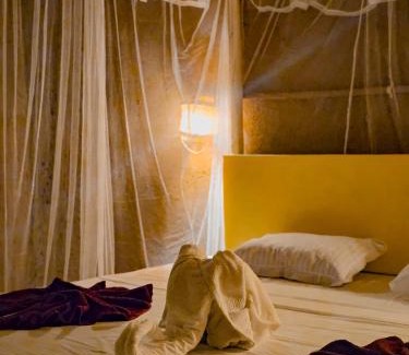 Udawalawa Hotel | Discover Wild Safari Clay House: Rated 9.9/10, Family-Friendly