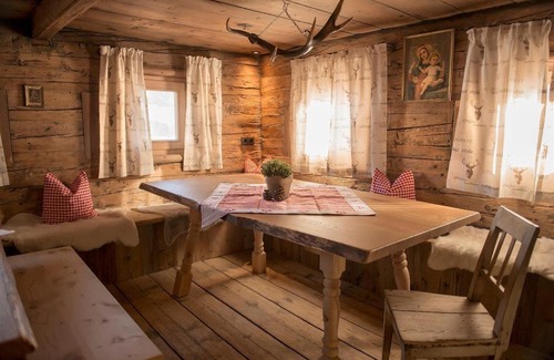 Fuegenberg House | Wildauhof - Alm: Family-Friendly Retreat with Hot Tub