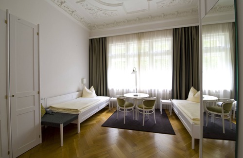 Rothenburg ob der Tauber Hotel | Discover Wildbad Rothenburg: Family-Friendly & Accessible Stay