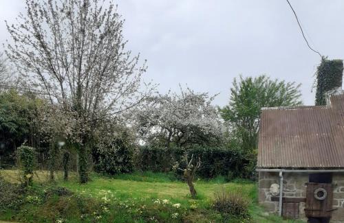 Lignieres-Orgeres House | Explore Wildberry Cottage: Guest Rated 9.4 with Hot Tub