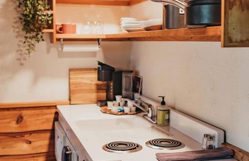 Stevenson Cabin | Enjoy Riverside Bliss at Wilder and Pine Cabins