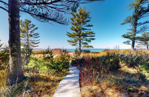 Glen Arbor House | Seaside Escape at Wilderness 12 with Oceanfront Views