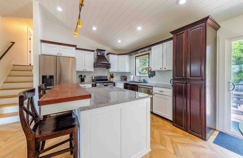 Franktown House | Inviting Wilderness Haven in Franktown - Pet-Friendly Escape