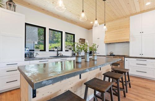 Kalispell House | Discover Family-Friendly Wilderness Retreat Experience