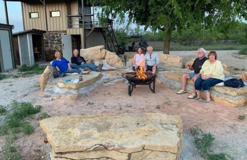 Jacksboro House | Discover Wilderness Roost on Lake Godstone - 10/10 Rated Stay