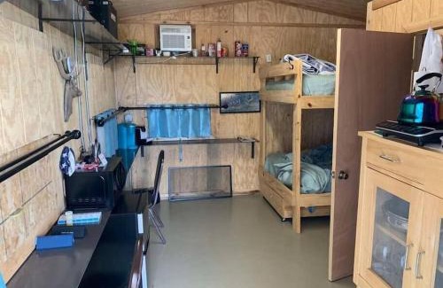 Jacksboro House | Discover Wilderness Roost on Lake Godstone - 10/10 Rated Stay