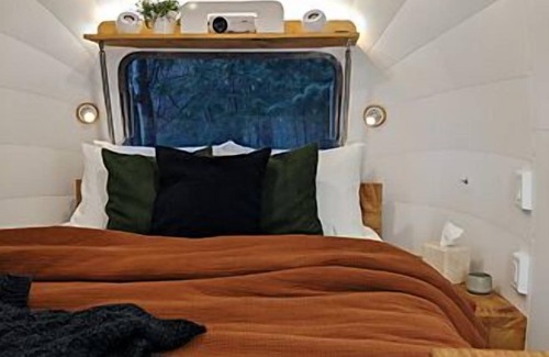 Bowen Island Bed & Breakfast | Mountain Retreat at Wildernest Airstream Getaway