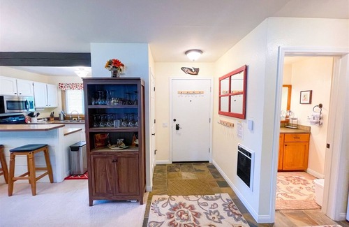 Mammoth Lakes Condo | Wildflower 23: Top-Rated Getaway with Pool & Spa