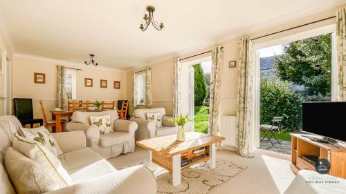 Weymouth House | Inviting Wildflower Cottage - Ocean View & Family Friendly