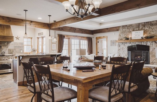 Grand Elk Ranch House | Experience Wildhorse Chalet: Hot Tub & Top-Rated Comfort