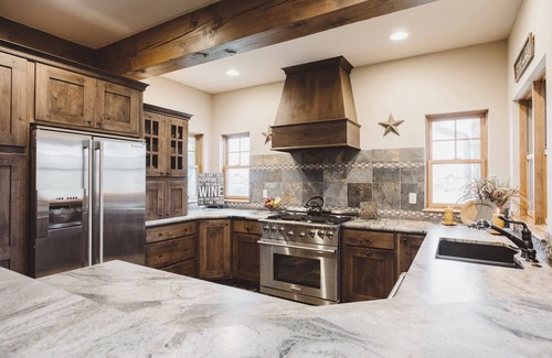 Grand Elk Ranch House | Experience Wildhorse Chalet: Hot Tub & Top-Rated Comfort