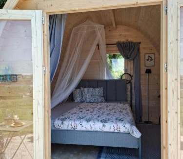 Kremsmuenster Apartment | Discover Wildkraut's Kräuterbauernhof - Oceanview Retreat