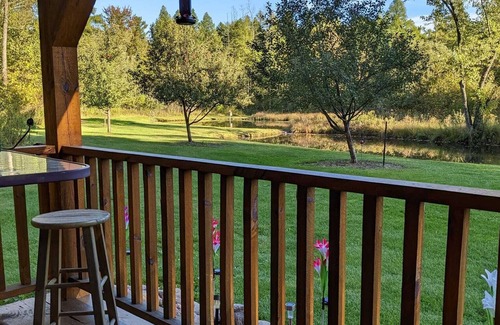 Iola Cabin | Nature Retreat: Wildlife Cabin with Ponds & Apple Orchard