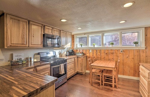 Morrison Cabin | Discover Wildmanor Ranch: Family-Friendly with Spa & More