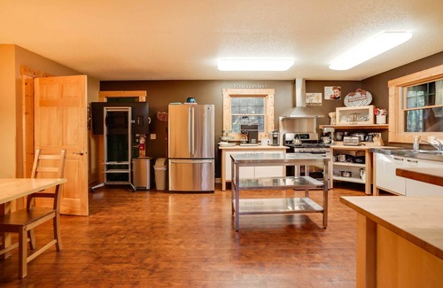 Chippewa Falls Cabin | Exceptional Wildwood Cabin and Retreat with Breakfast Included