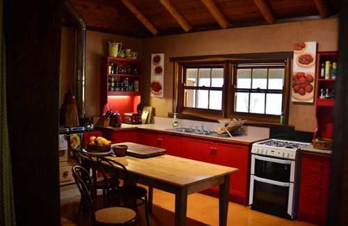 Eurunderee Cabin | Wildwood Country Guesthouse - Perfect Retreat for Solo Travelers