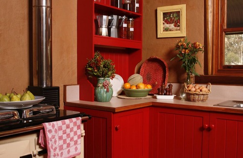 Eurunderee Cabin | Wildwood Country Guesthouse - Perfect Retreat for Solo Travelers
