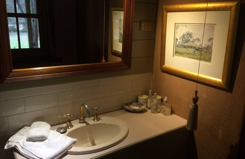 Eurunderee House | Wildwood Guesthouse: Rated 9.6/10 with Family-Friendly Amenities