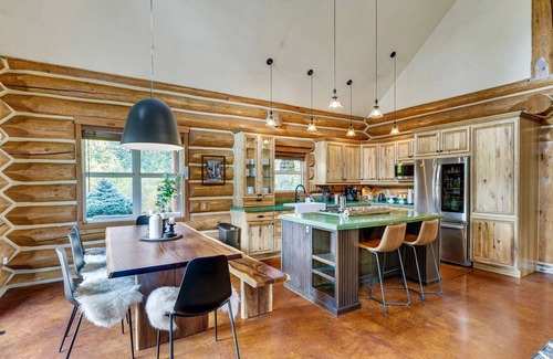White Salmon House | Wildwood Mountain Modern Log Cabin with Game Room & Pool