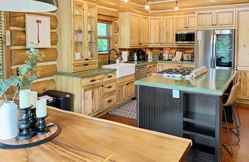 White Salmon House | Wildwood Mountain Modern Log Cabin with Game Room & Pool