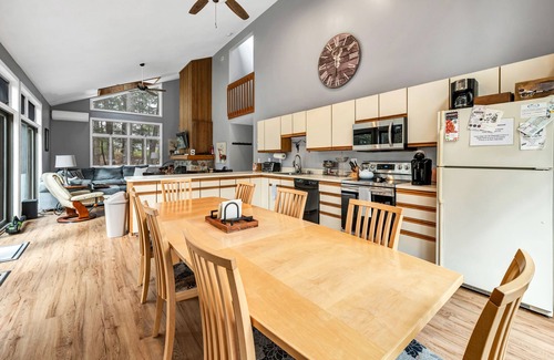 Moultonborough House | Wildwood on Lake Winnipesaukee: Pet-Friendly Beach Retreat