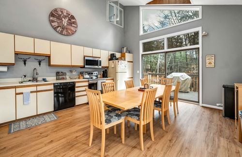Moultonborough House | Wildwood on Lake Winnipesaukee: Pet-Friendly Beach Retreat